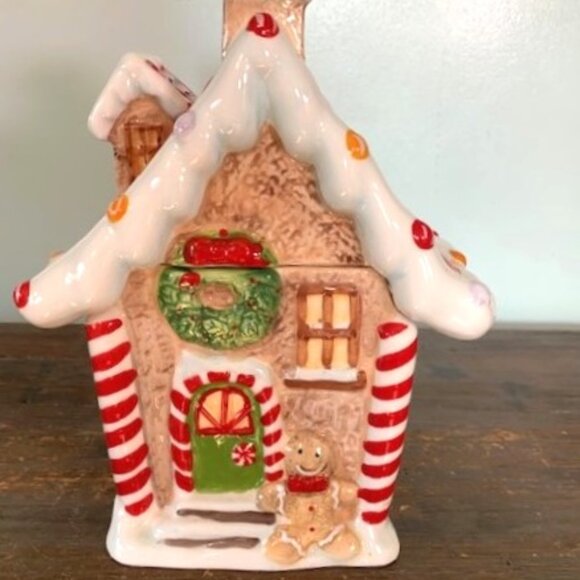 Potter's Studio Large Cookie Gingerbread House - Picture 1 of 8